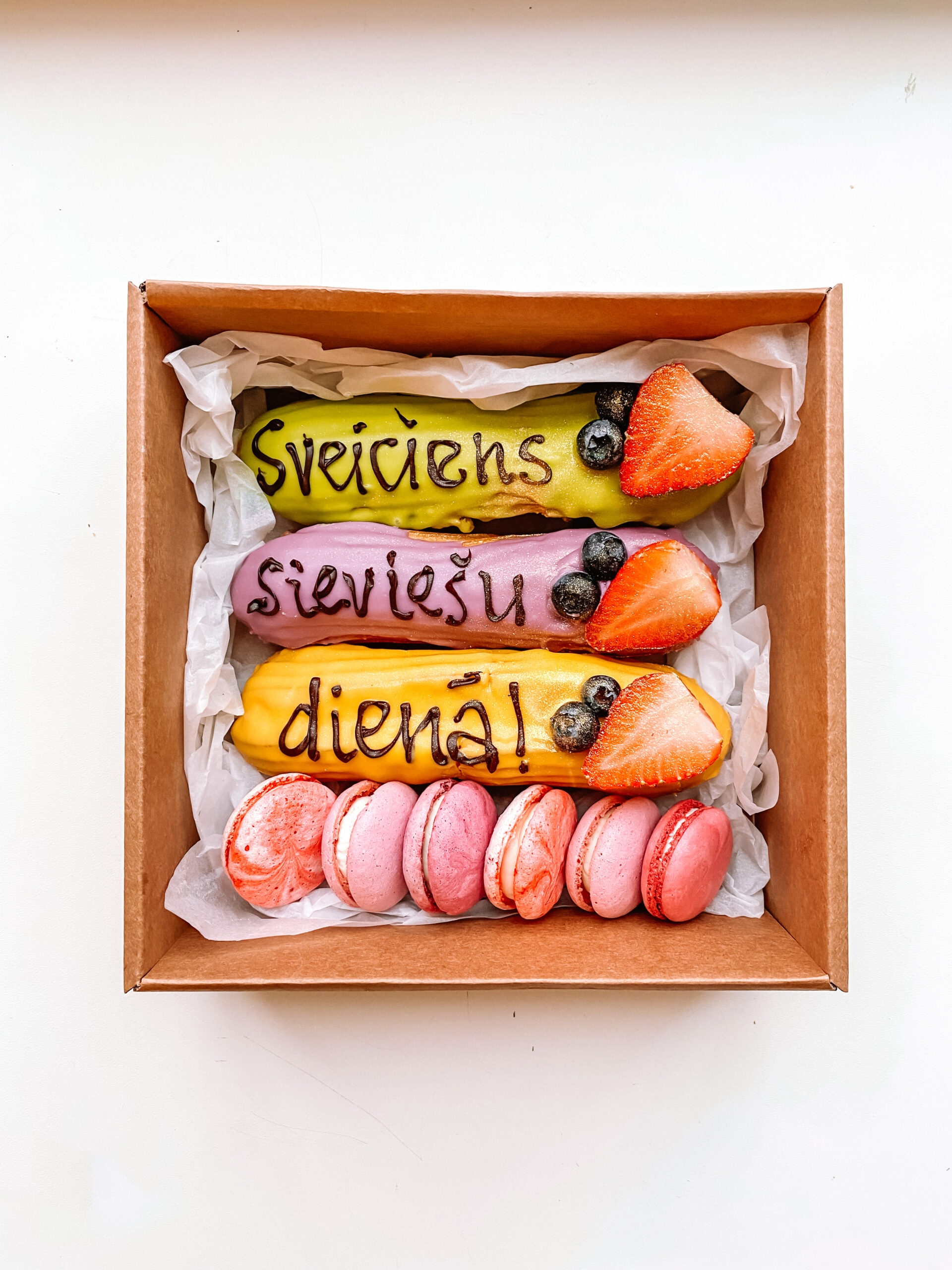 Personalizētu eklēru komplekts